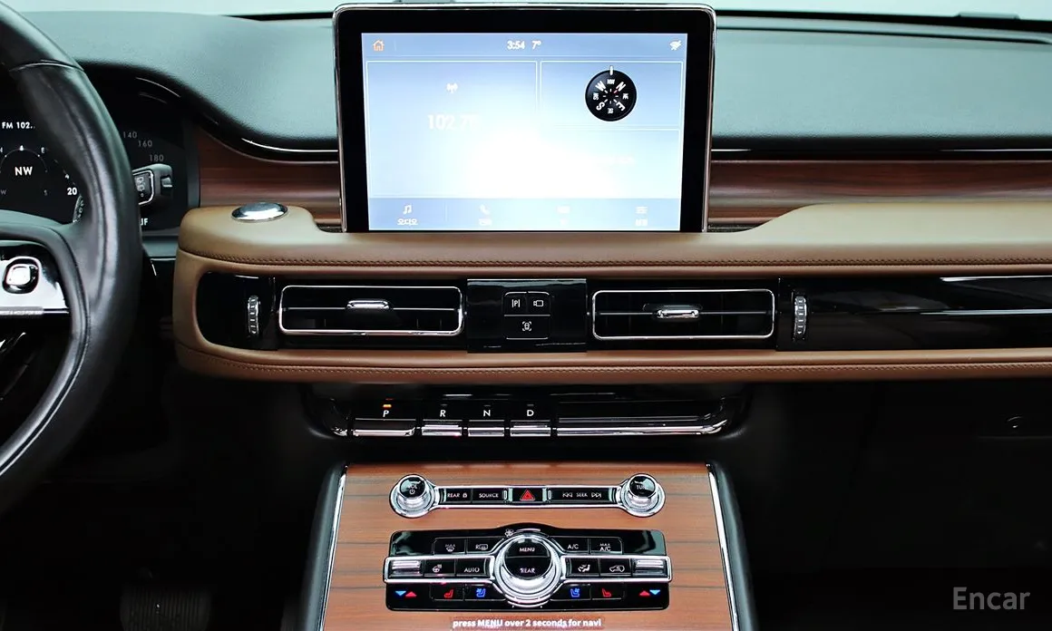 Фото 16 - Lincoln Aviator