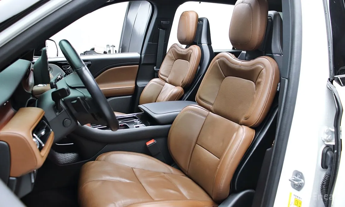 Фото 7 - Lincoln Aviator