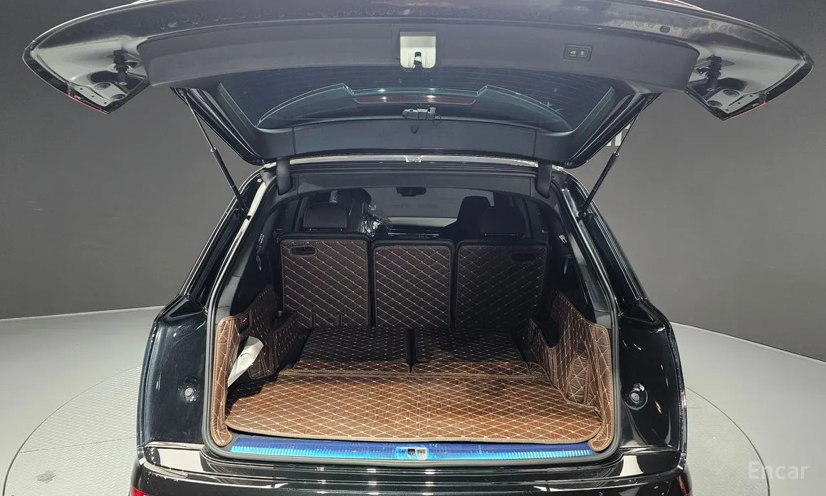 Фото 20 - Audi Q7