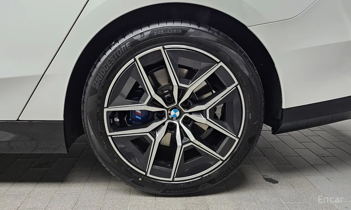 Фото 5 - BMW 5 Series