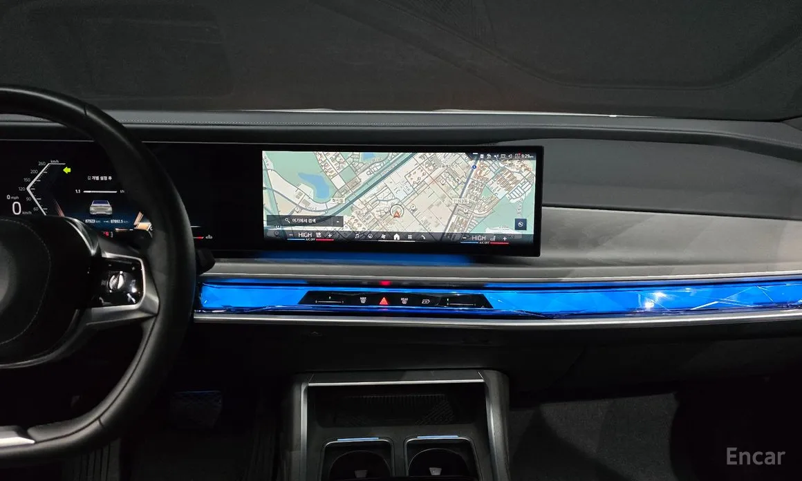 Фото 15 - BMW 7 Series