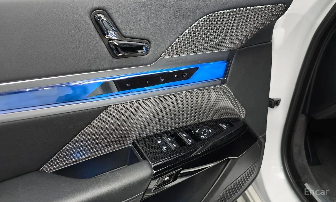 Фото 17 - BMW 7 Series