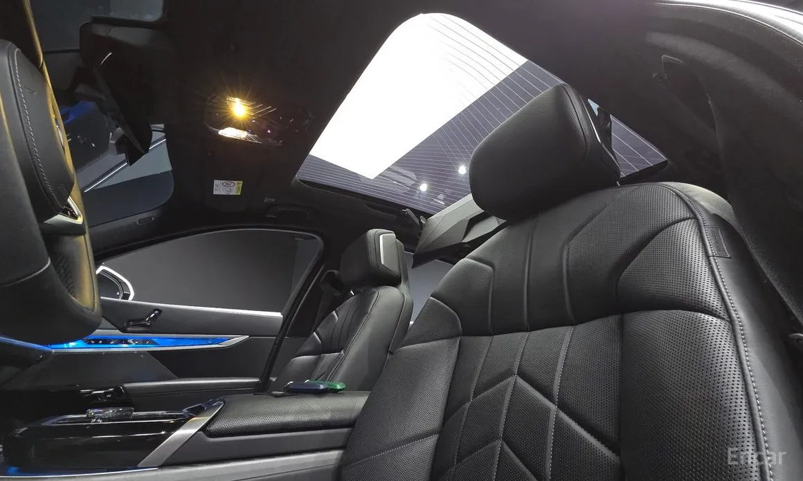 Фото 19 - BMW 7 Series