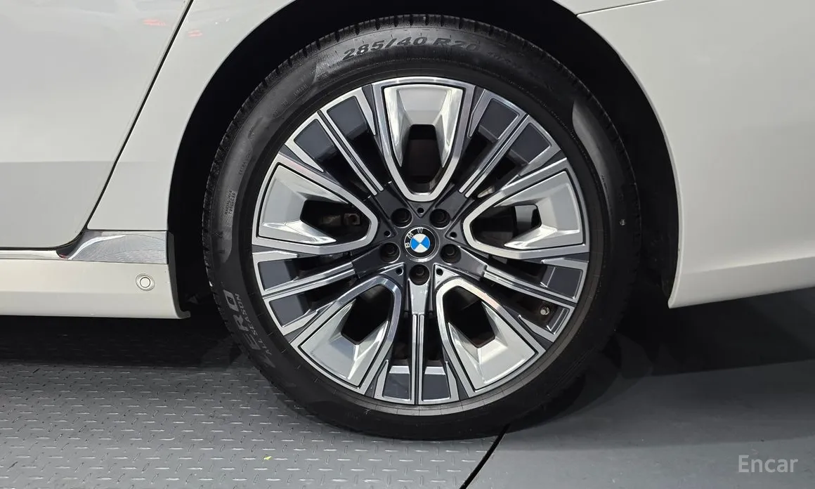 Фото 5 - BMW 7 Series