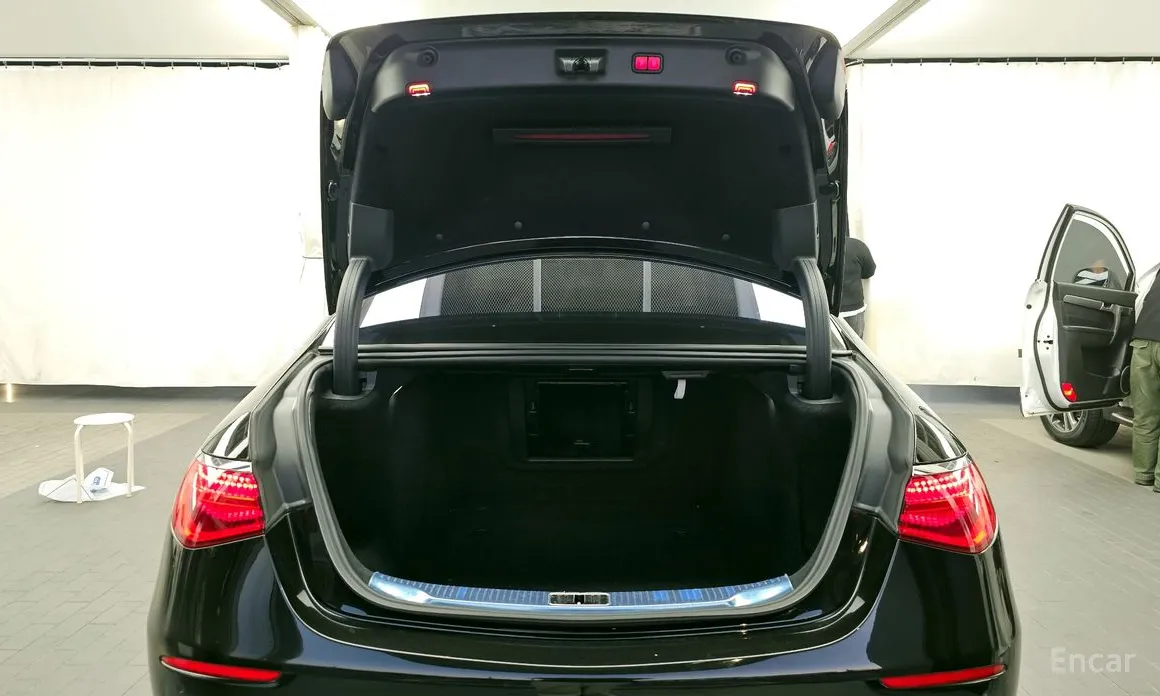 Фото 20 - Mercedes-Benz S-Class