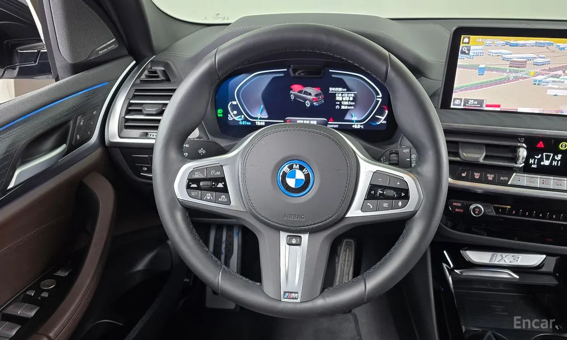 Фото 13 - BMW iX3