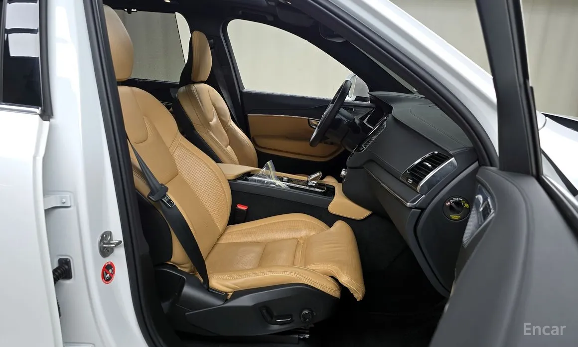 Фото 10 - Volvo XC90