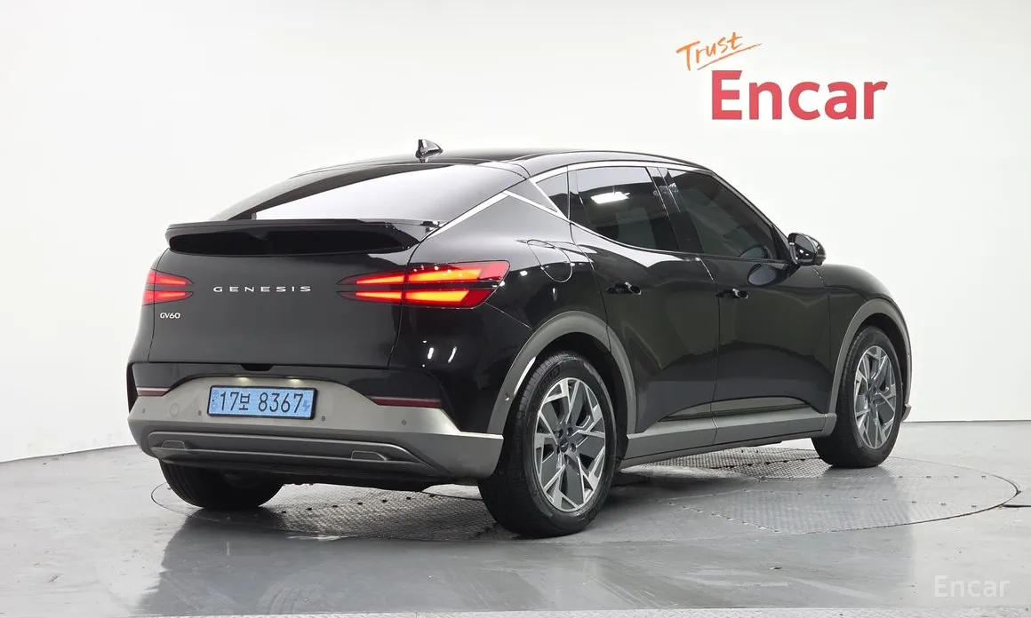 Фото 2 - Genesis GV60