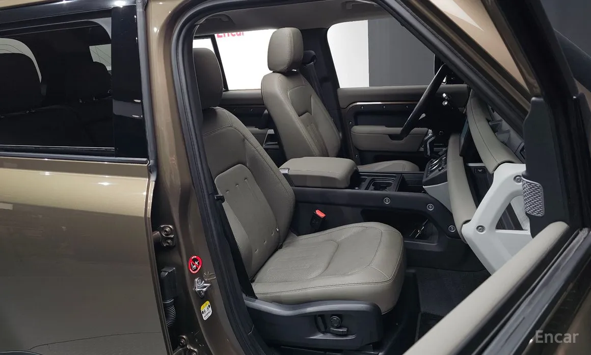 Фото 10 - Land Rover Defender