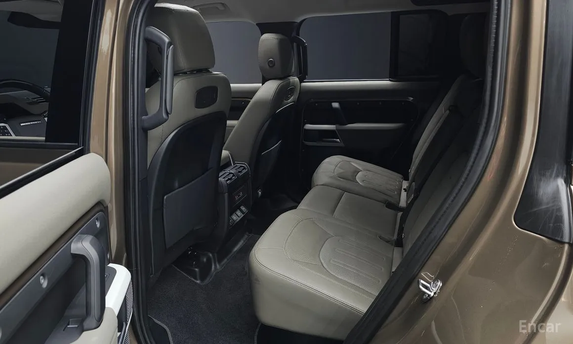 Фото 12 - Land Rover Defender