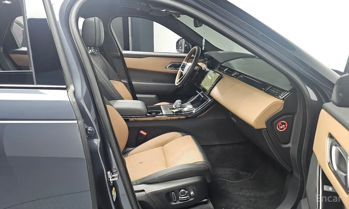 Фото 11 - Land Rover Range Rover Velar