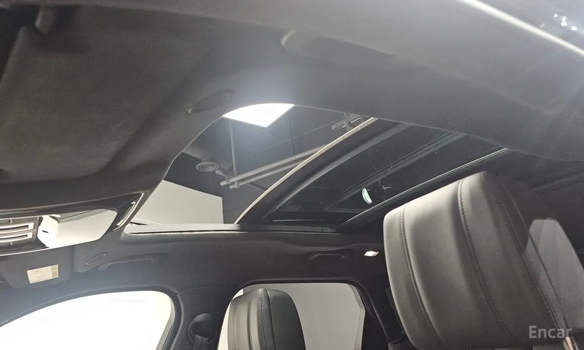 Фото 19 - Land Rover Range Rover Velar