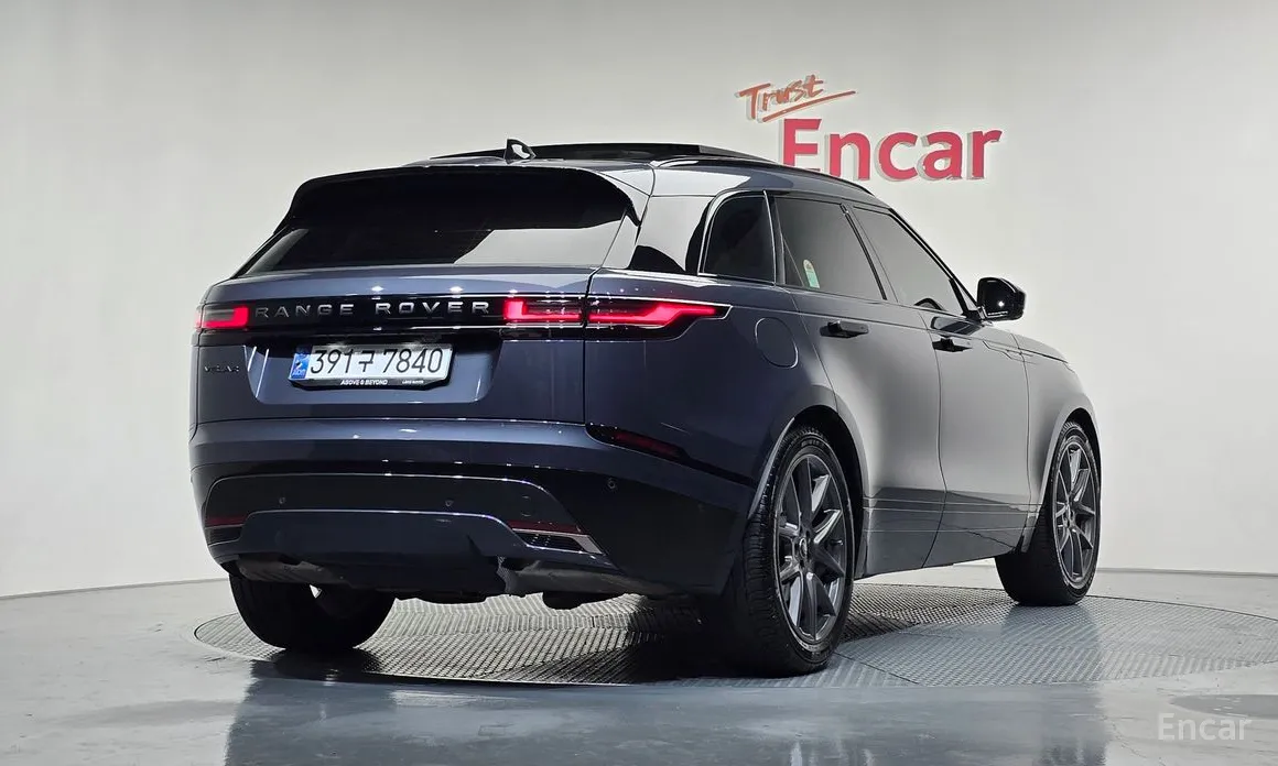 Фото 2 - Land Rover Range Rover Velar