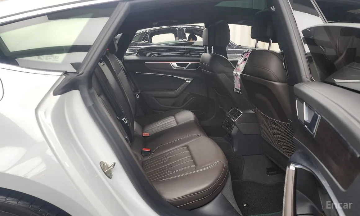 Фото 12 - Audi A7