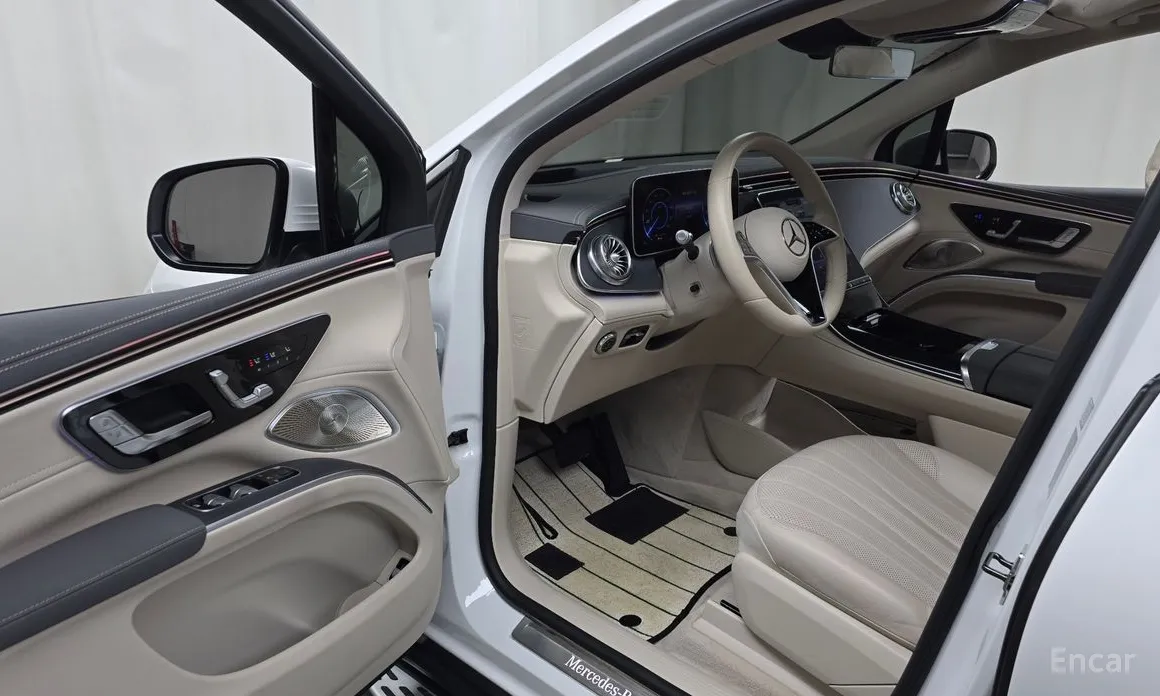 Фото 10 - Mercedes-Benz EQS