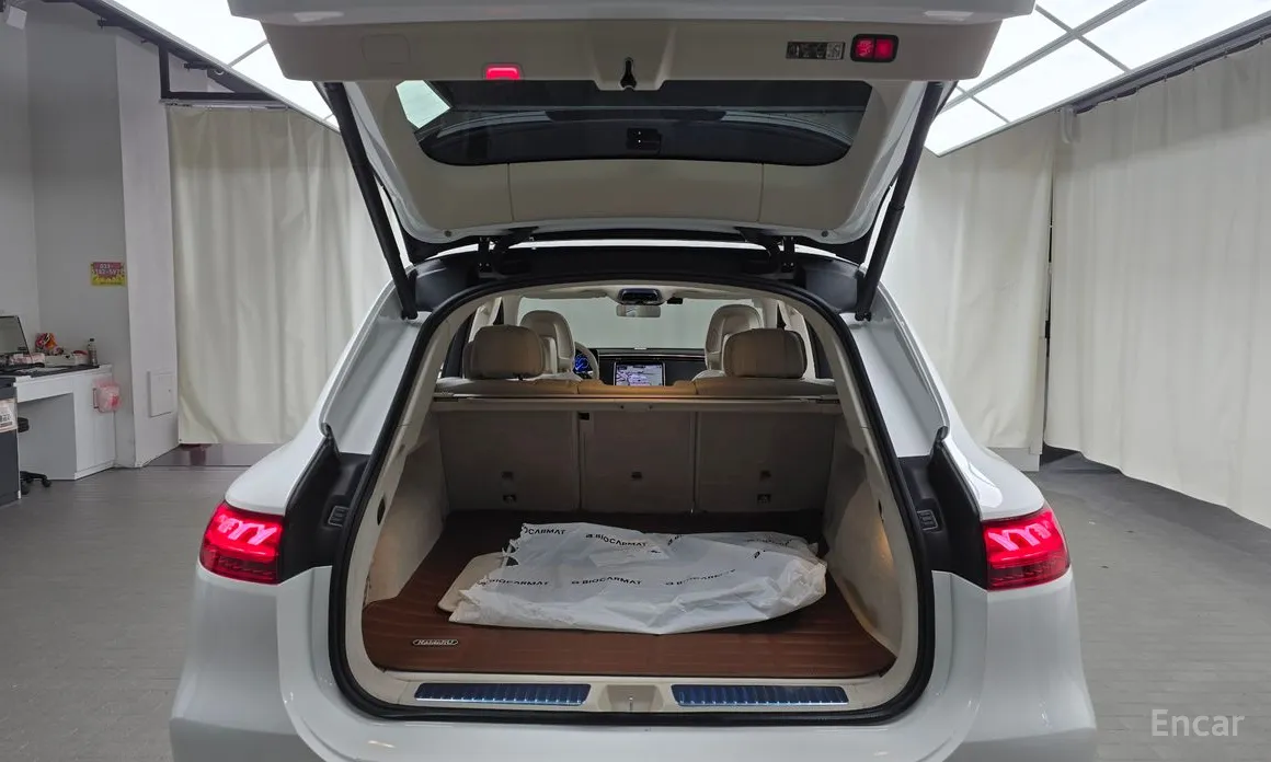 Фото 20 - Mercedes-Benz EQS