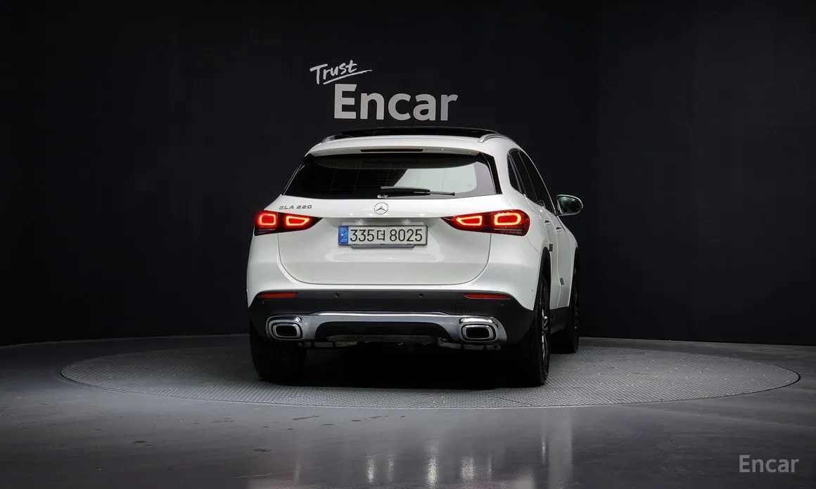 Фото 4 - Mercedes-Benz GLA-Class