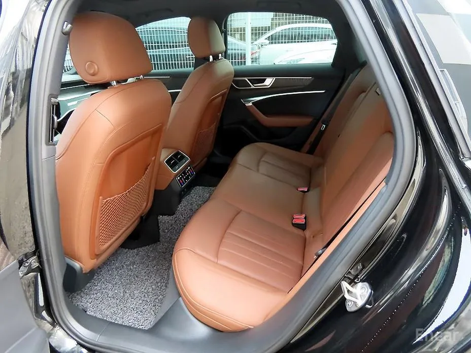 Фото 5 - Audi A6