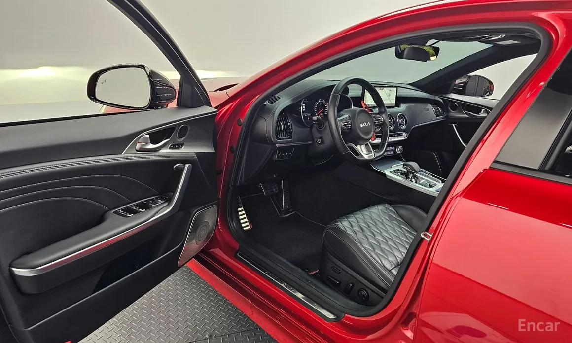 Фото 10 - Kia Stinger