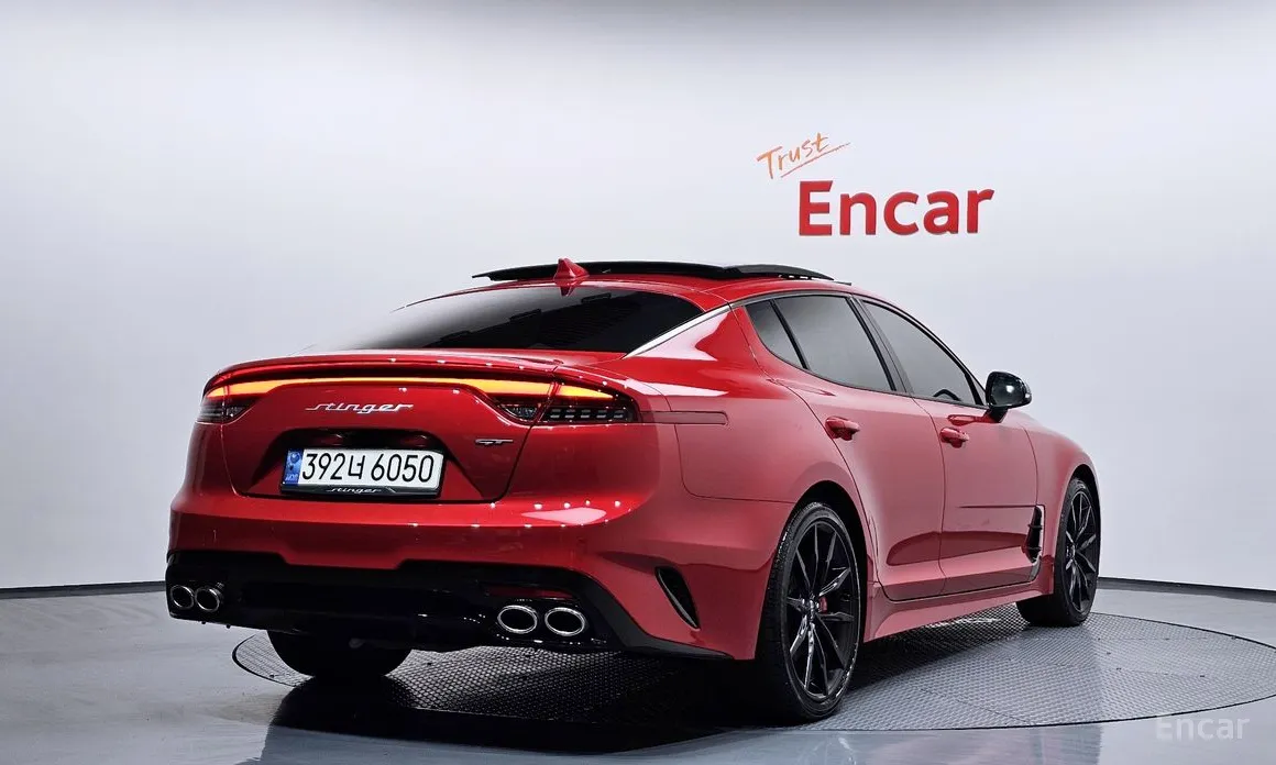 Фото 2 - Kia Stinger