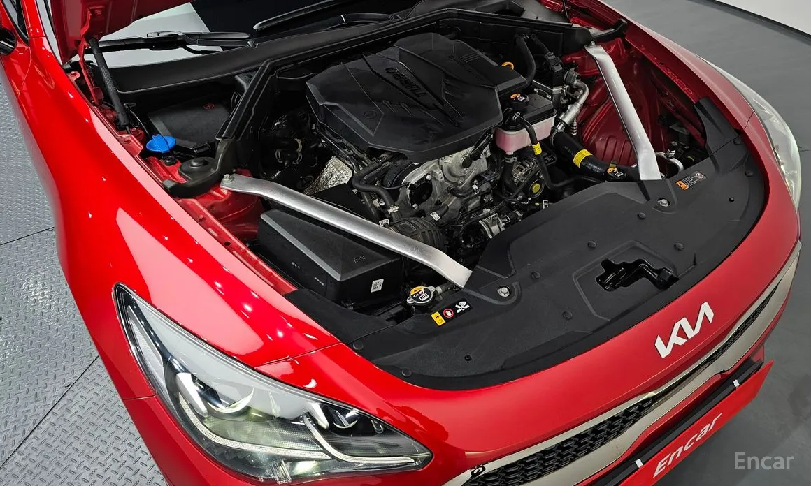 Фото 6 - Kia Stinger