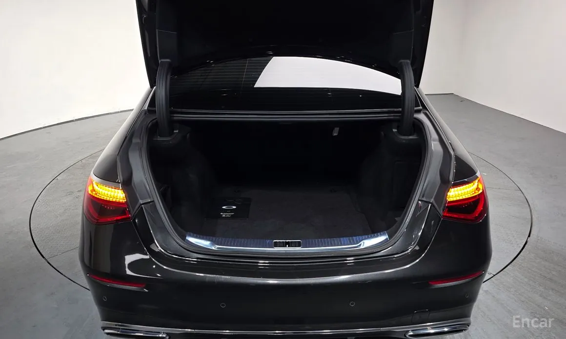 Фото 21 - Mercedes-Benz S-Class