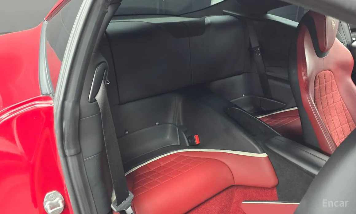 Фото 12 - Ferrari Roma