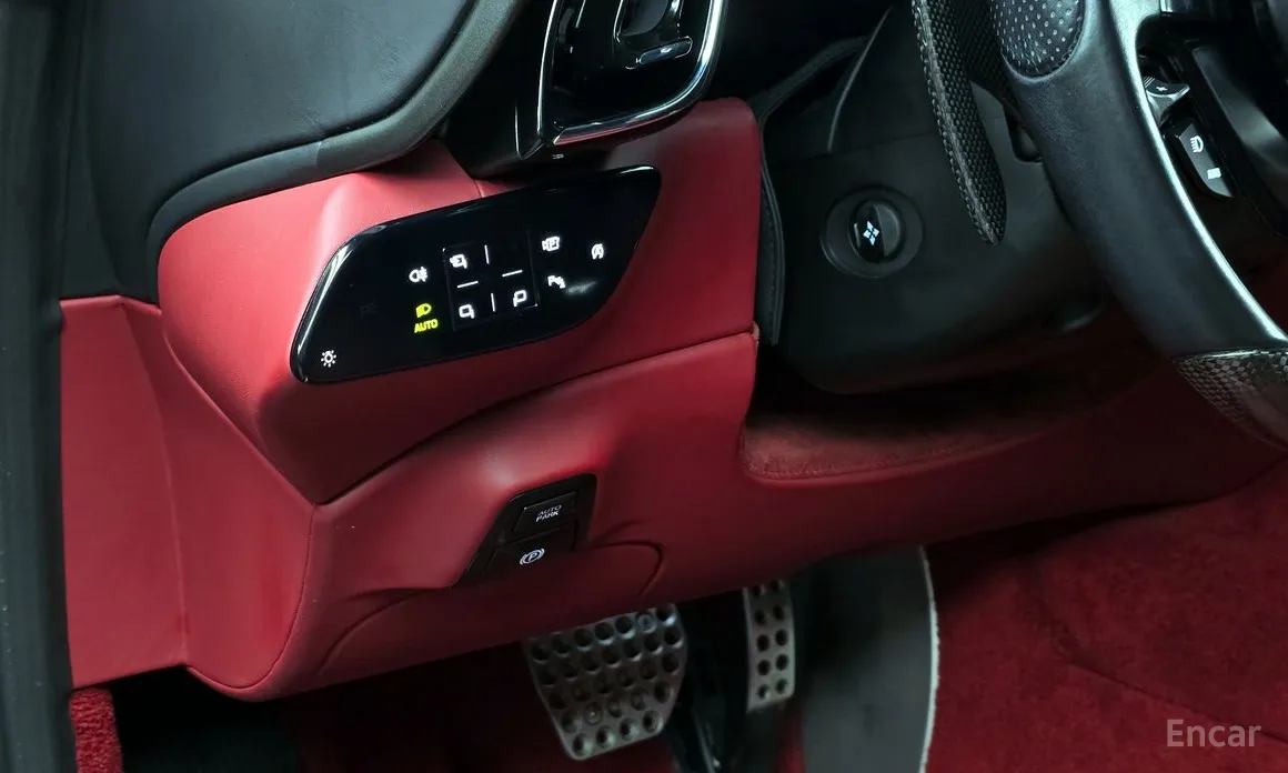 Фото 17 - Ferrari Roma