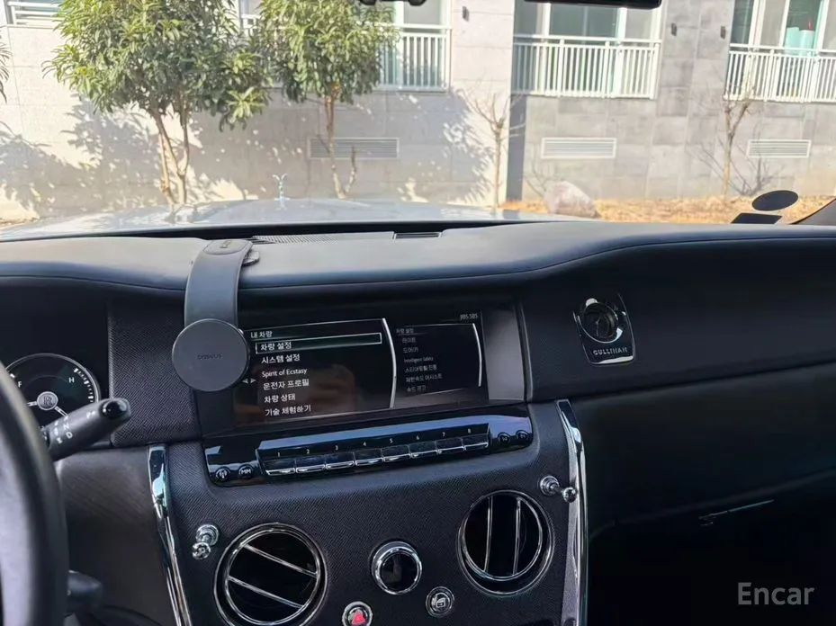 Фото 10 - Rolls-Royce Cullinan