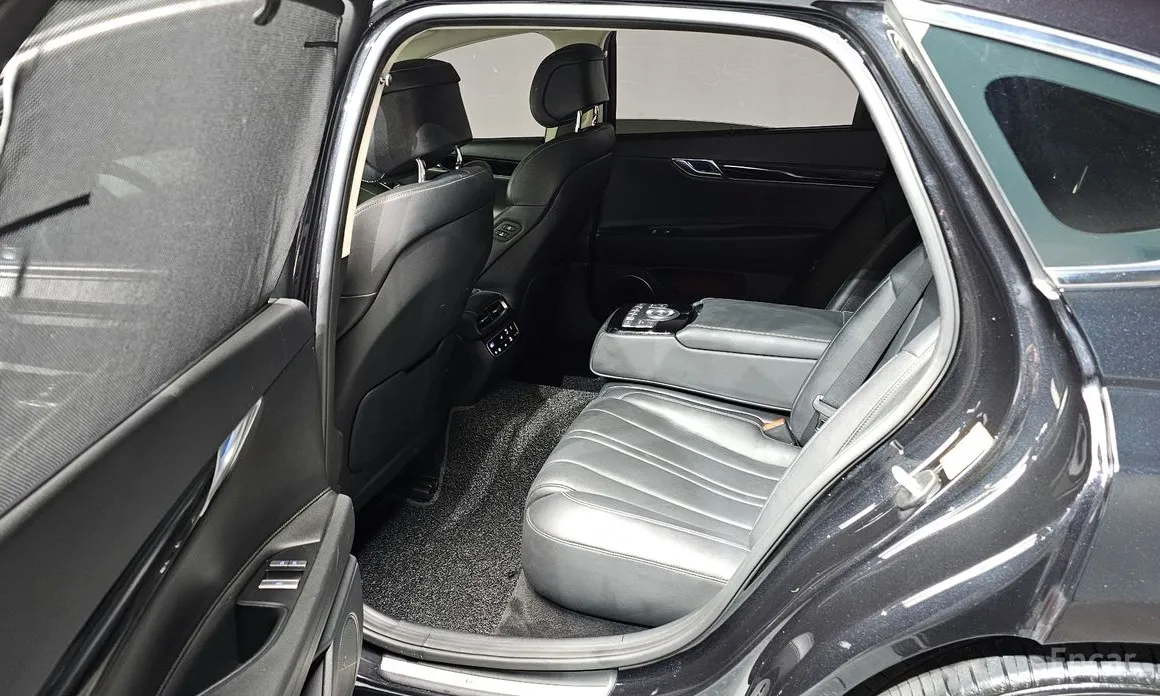 Фото 11 - Genesis G80