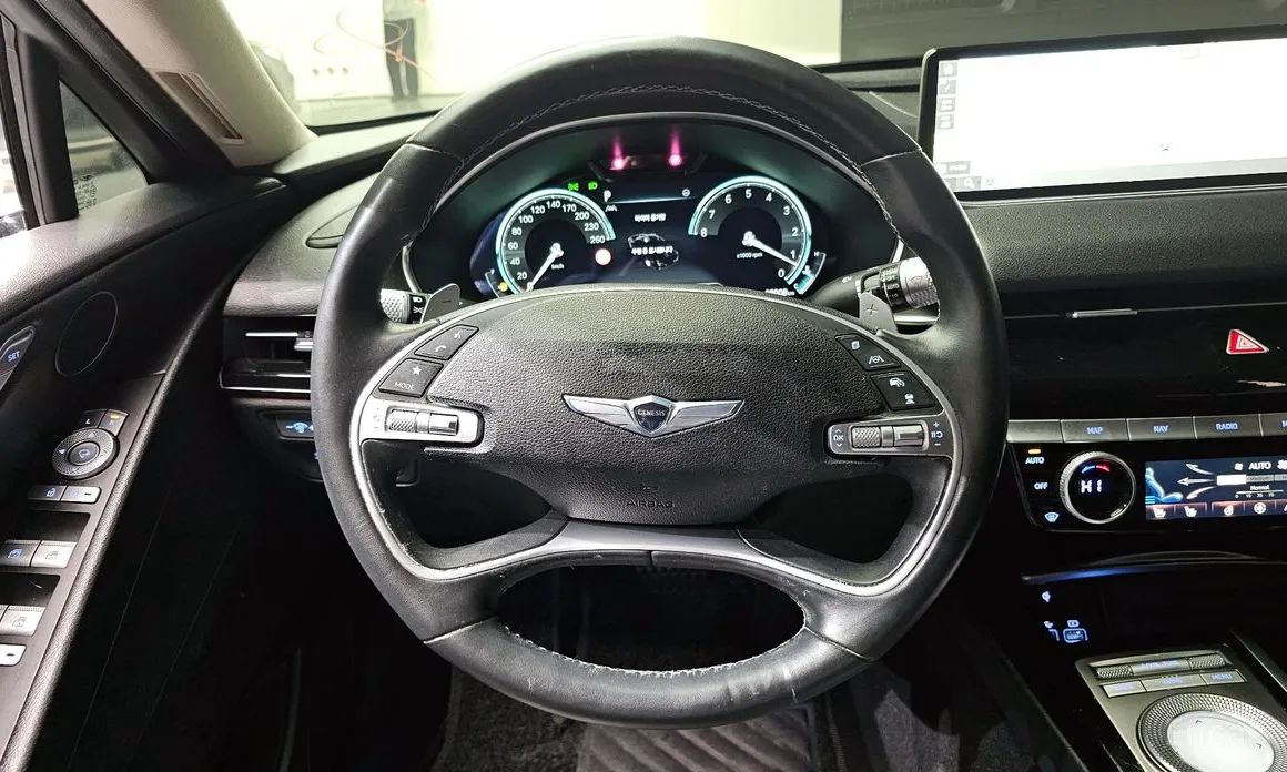 Фото 13 - Genesis G80