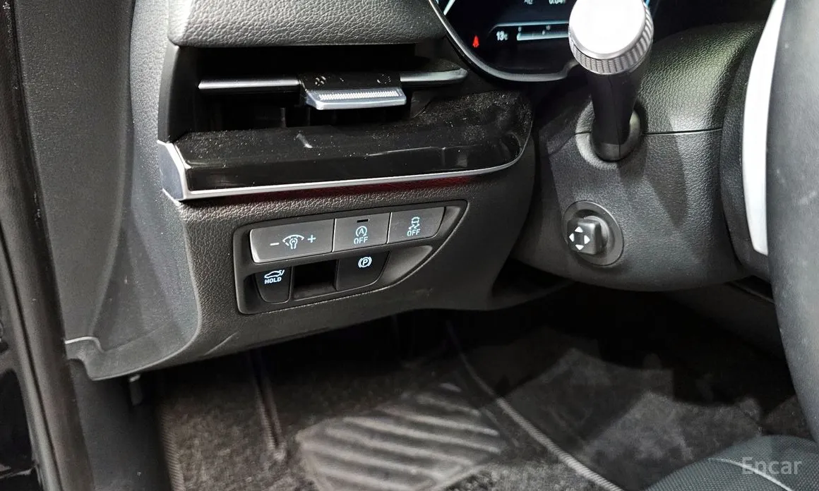 Фото 14 - Genesis G80