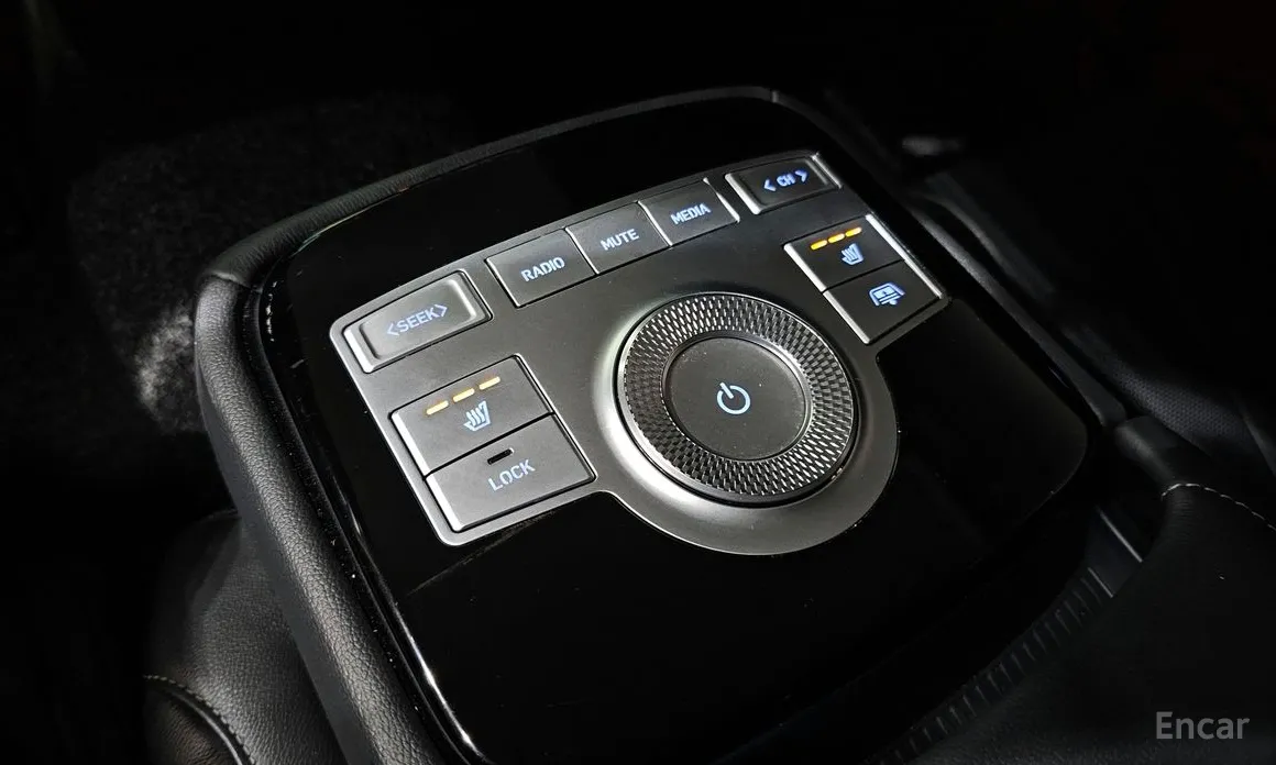 Фото 18 - Genesis G80