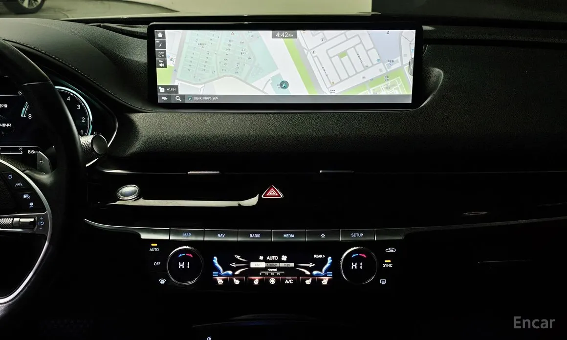 Фото 19 - Genesis G80