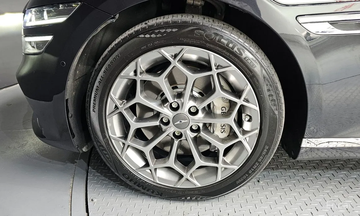 Фото 5 - Genesis G80