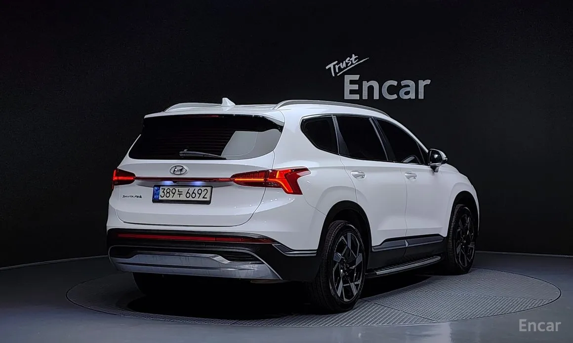 Фото 2 - Hyundai Santa Fe