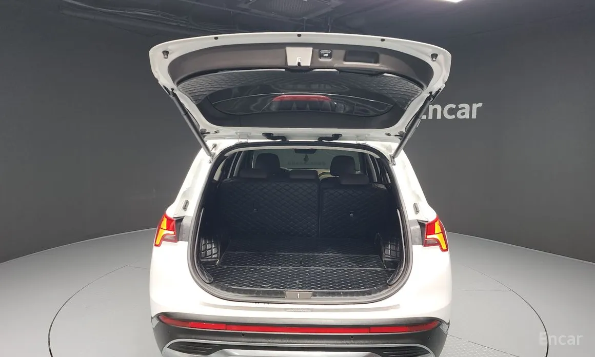 Фото 20 - Hyundai Santa Fe