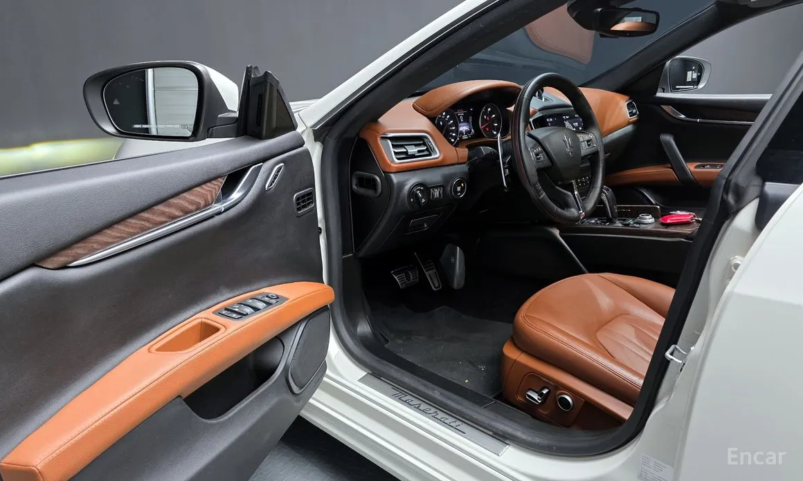 Фото 10 - Maserati Ghibli