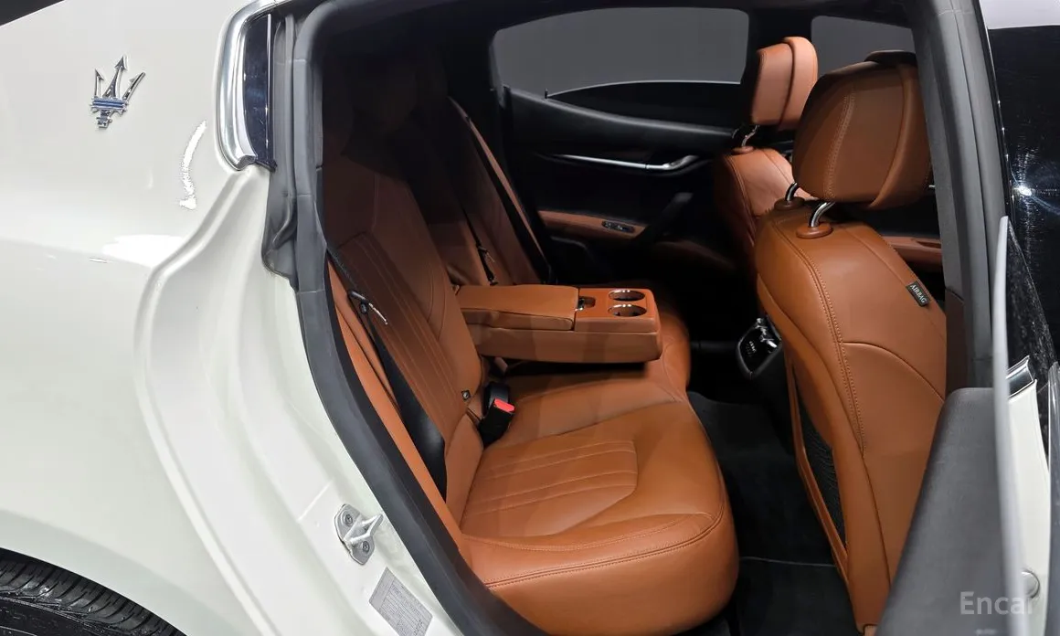 Фото 12 - Maserati Ghibli