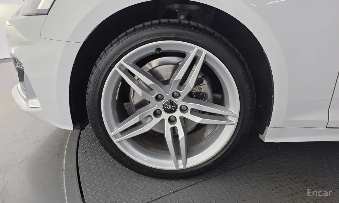 Фото 5 - Audi A5