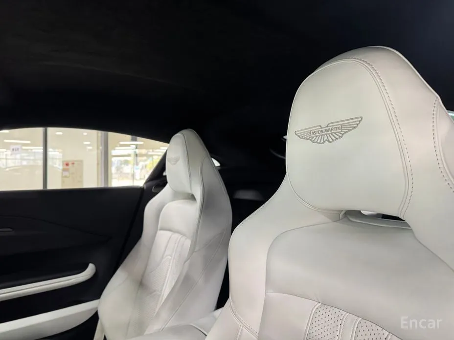 Фото 10 - Aston Martin Vantage