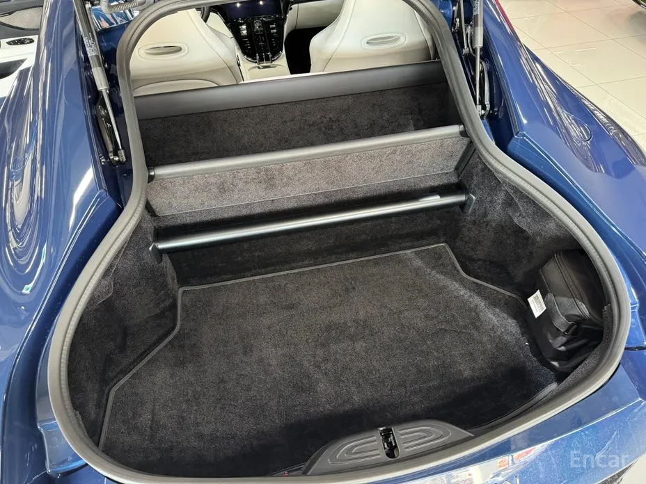 Фото 11 - Aston Martin Vantage