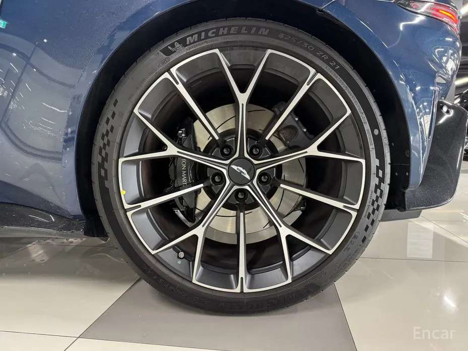 Фото 12 - Aston Martin Vantage