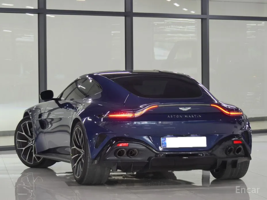 Фото 3 - Aston Martin Vantage