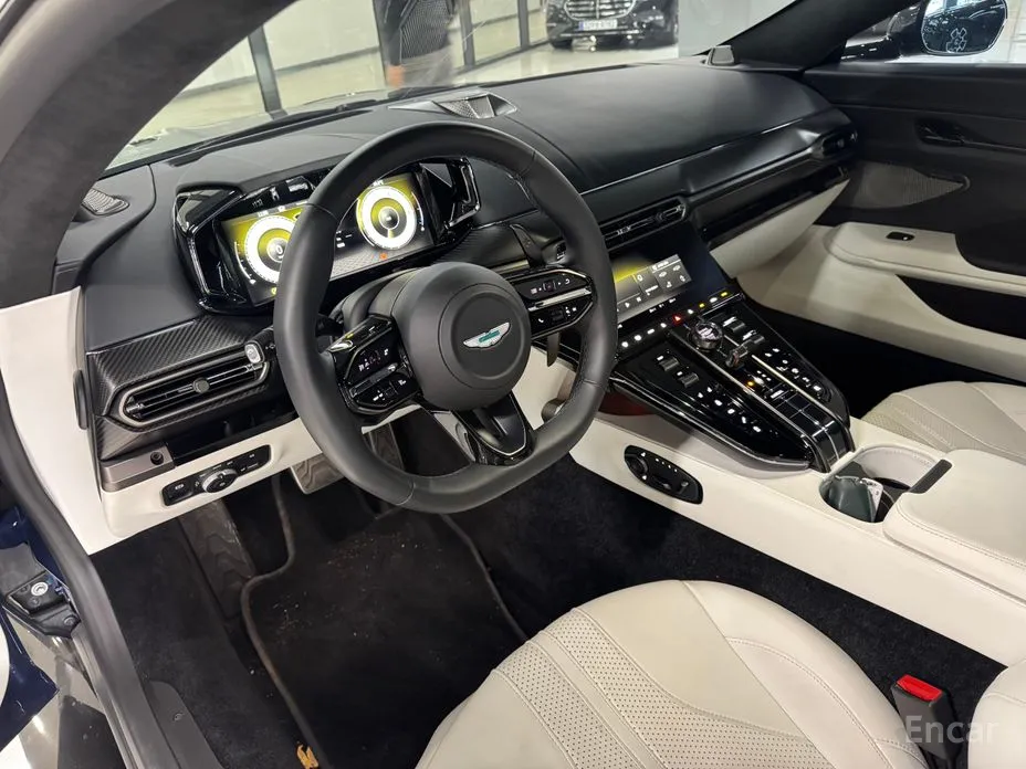 Фото 4 - Aston Martin Vantage