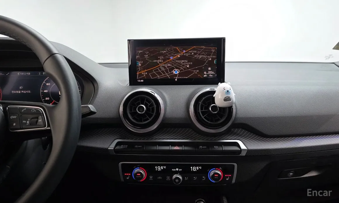 Фото 14 - Audi Q2