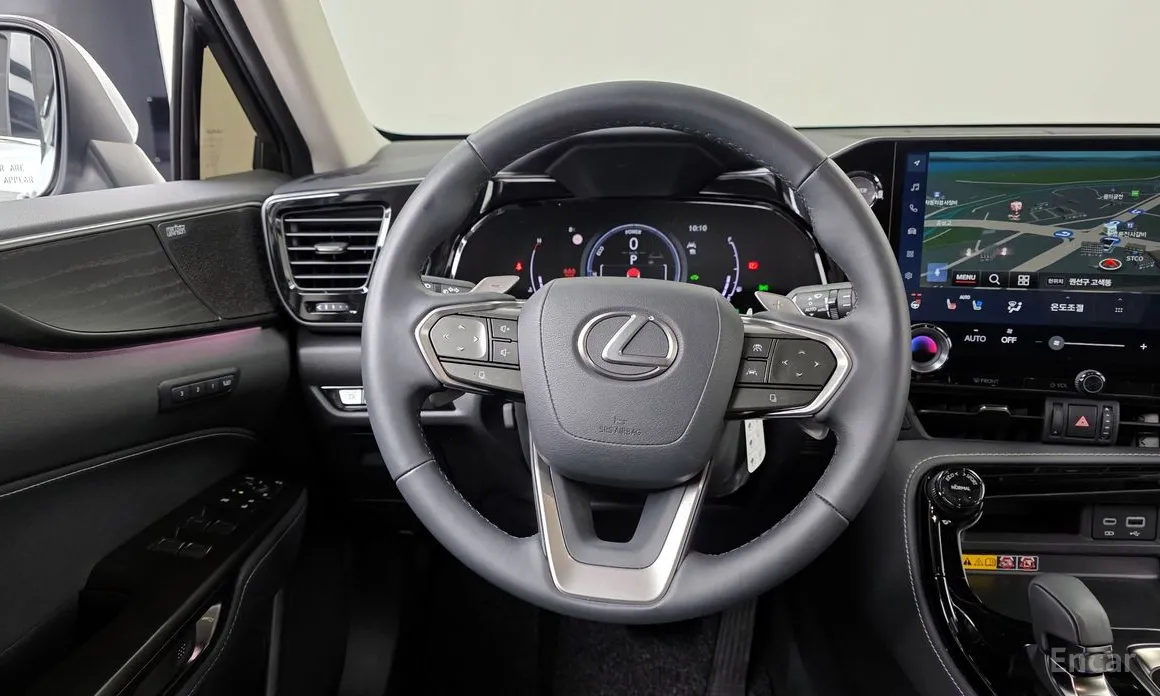 Фото 13 - Lexus NX