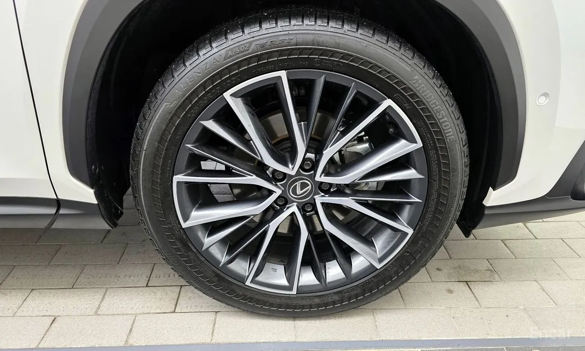 Фото 5 - Lexus NX