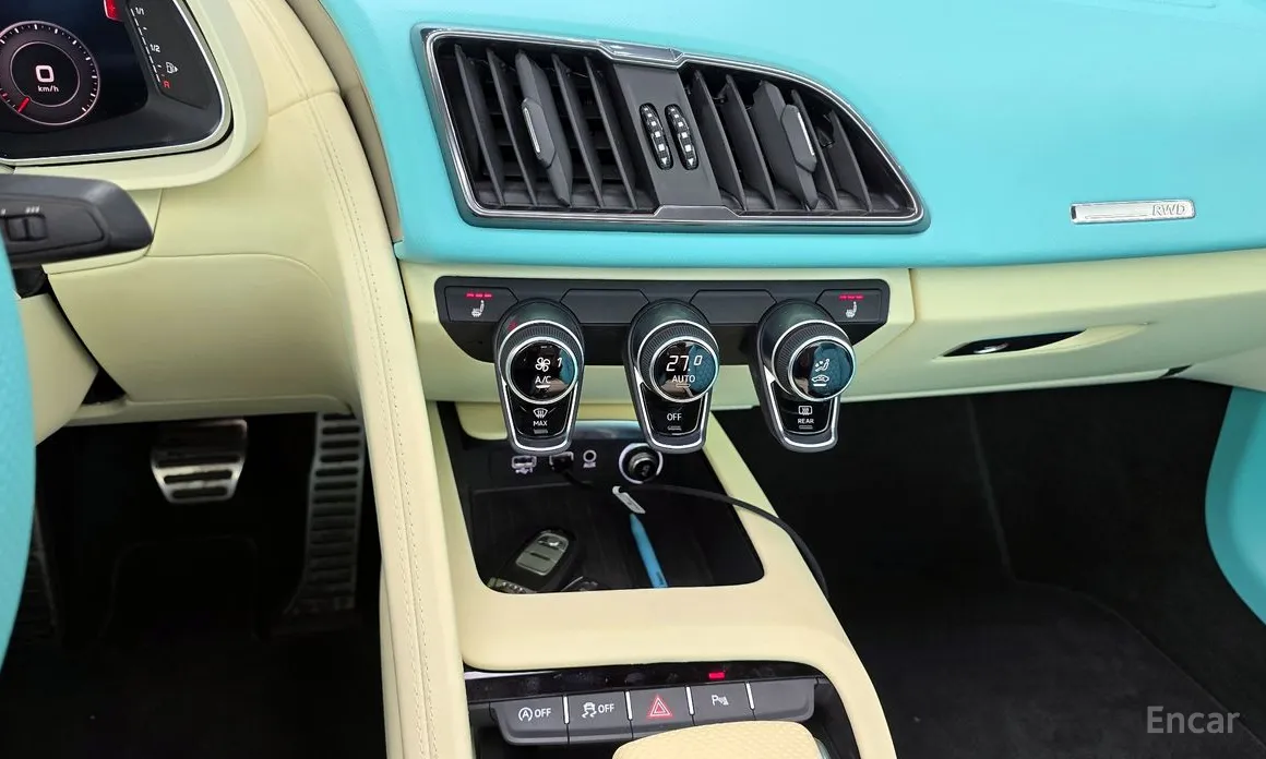 Фото 16 - Audi R8