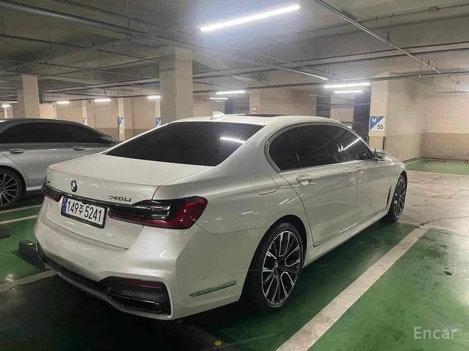 Фото 4 - BMW 7 Series